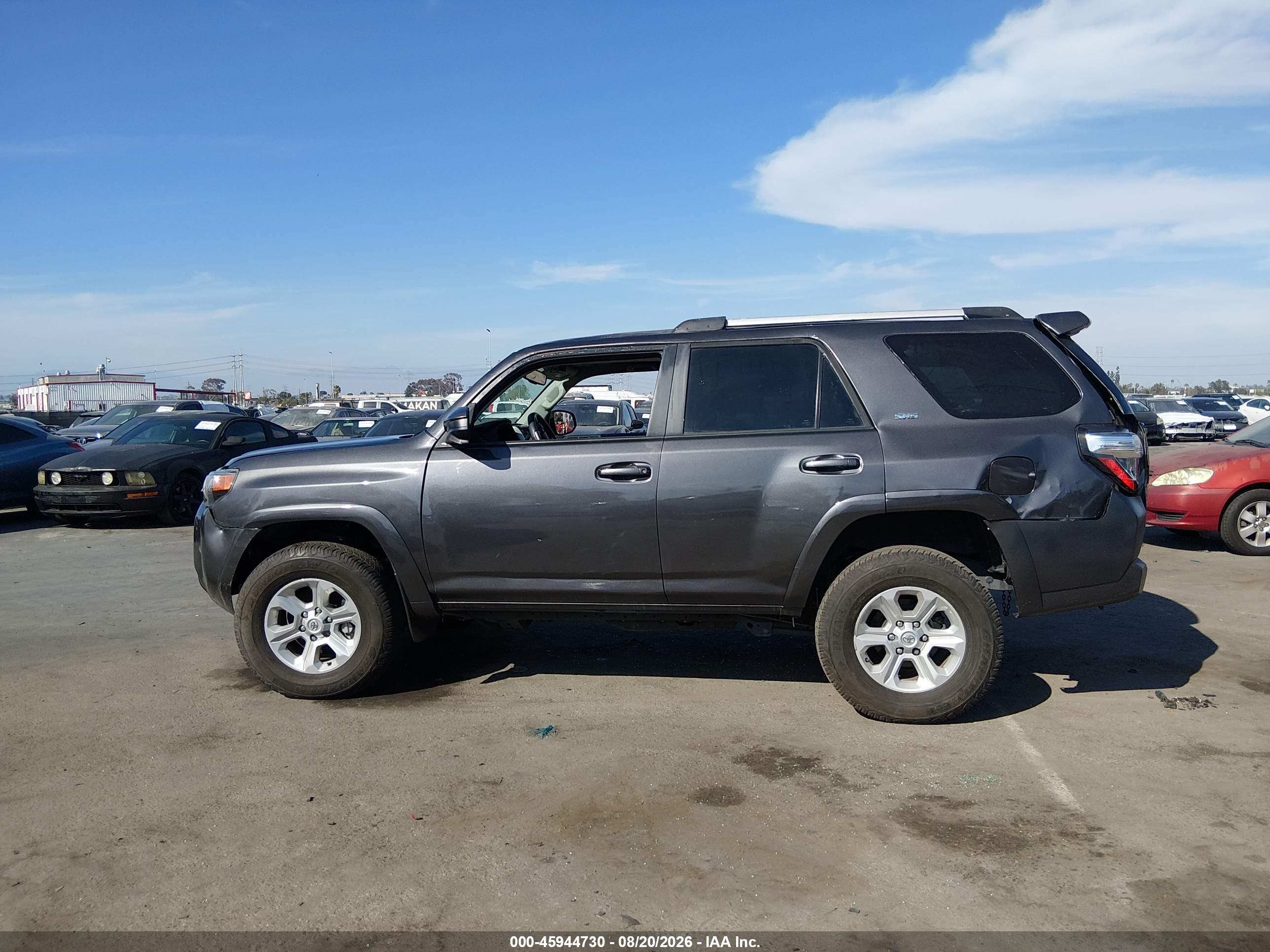 2023 TOYOTA 4RUNNER SR5
