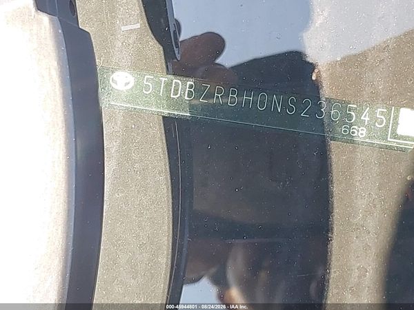 2022 TOYOTA HIGHLANDER LE
