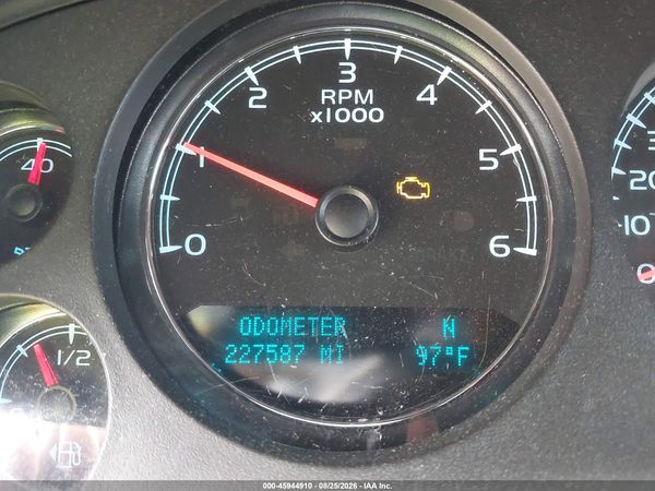 2013 CHEVROLET TAHOE LT — I7