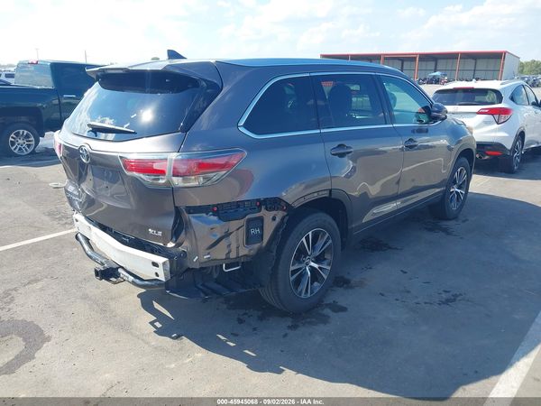 2016 TOYOTA HIGHLANDER XLE V6 — I4