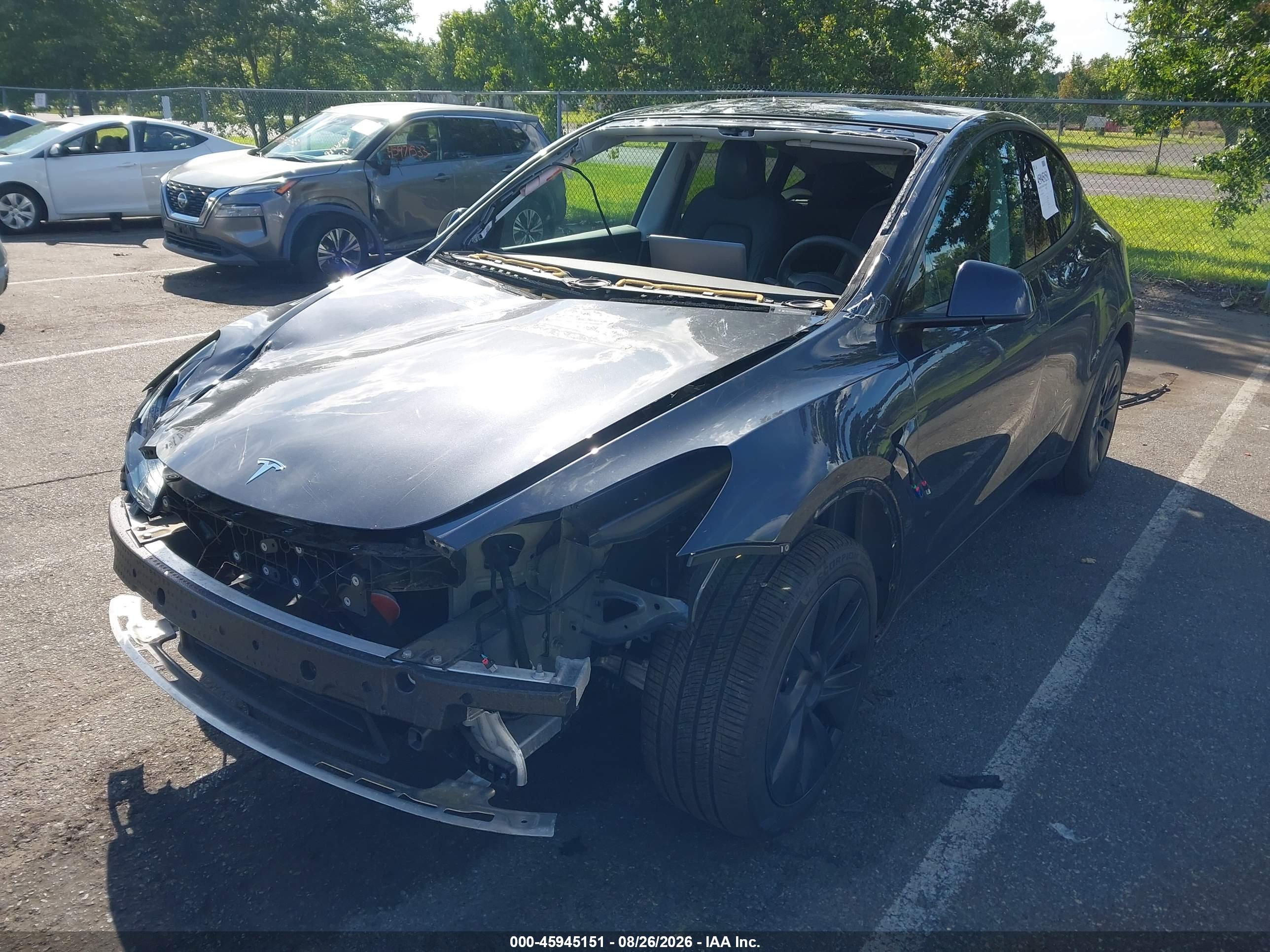 2025 TESLA MODEL Y — I2