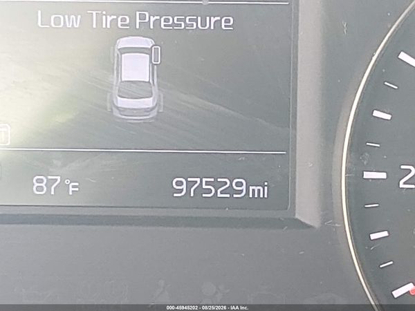 2017 KIA CADENZA PREMIUM