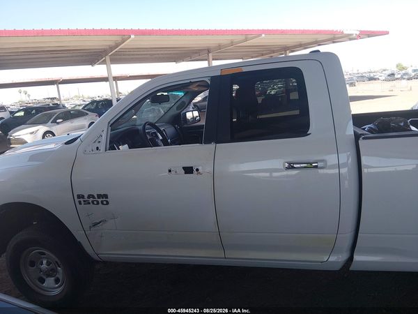2016 RAM 1500 SLT