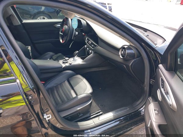 2017 ALFA ROMEO GIULIA TI RWD