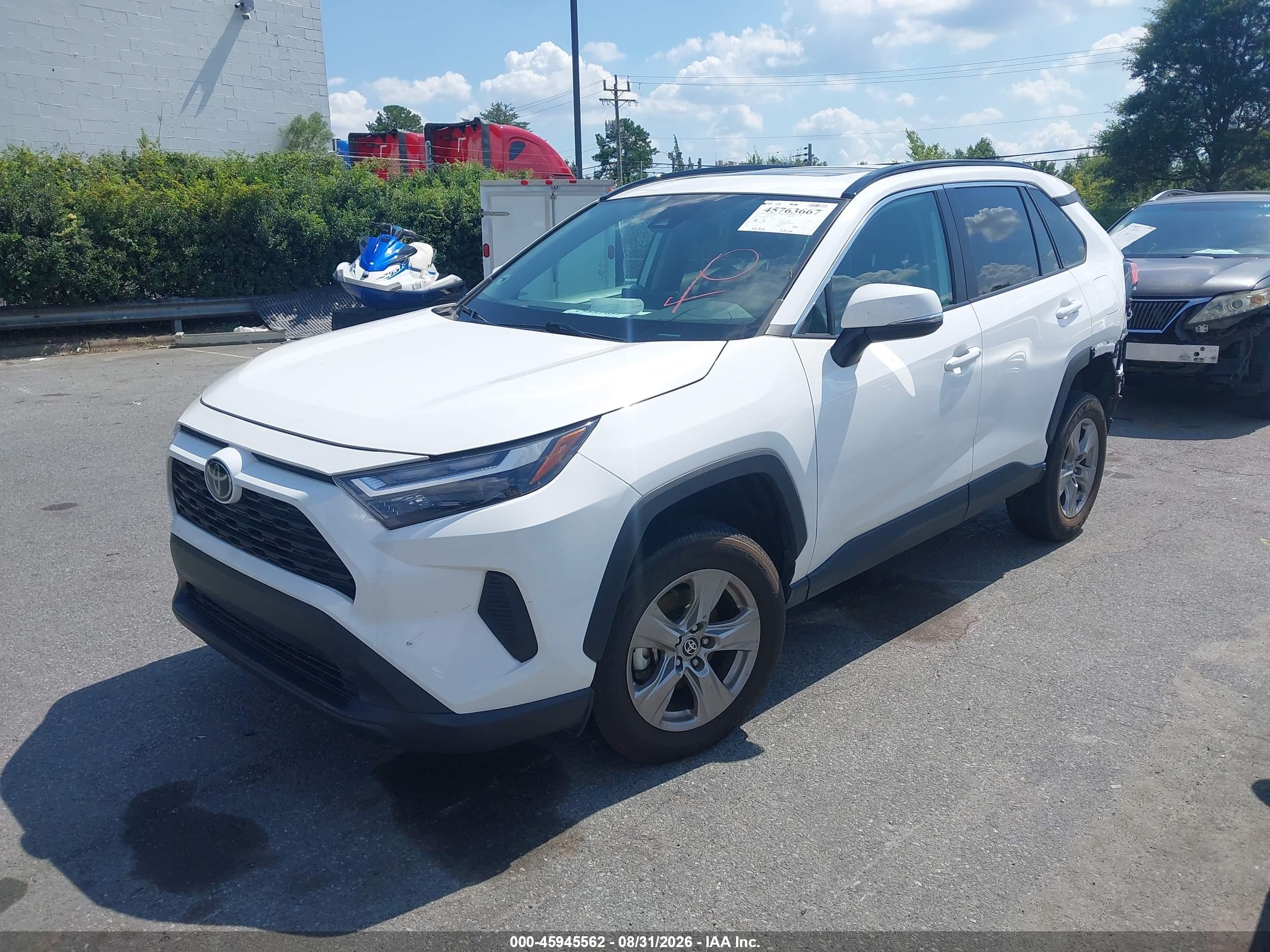 2023 TOYOTA RAV4 XLE — I2