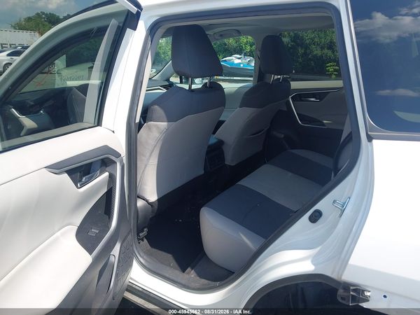 2023 TOYOTA RAV4 XLE — I8
