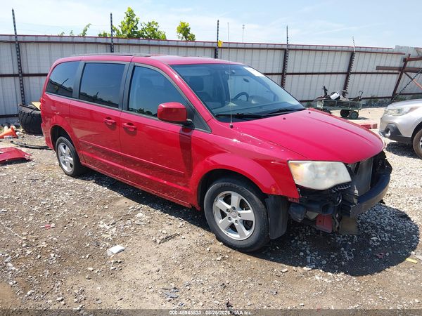 2013 DODGE GRAND CARAVAN SXT — I1