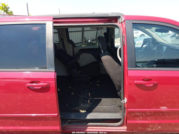 2013 DODGE GRAND CARAVAN SXT — I8