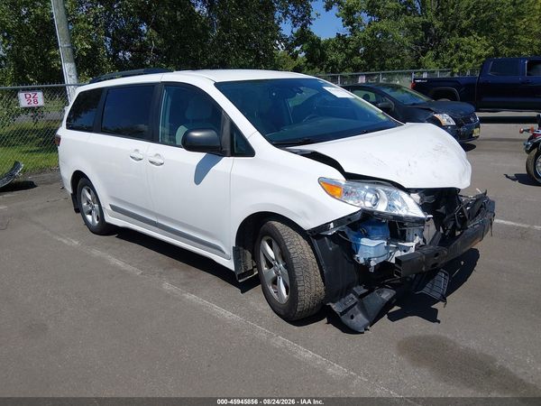 2019 TOYOTA SIENNA LE 8 PASSENGER — I1