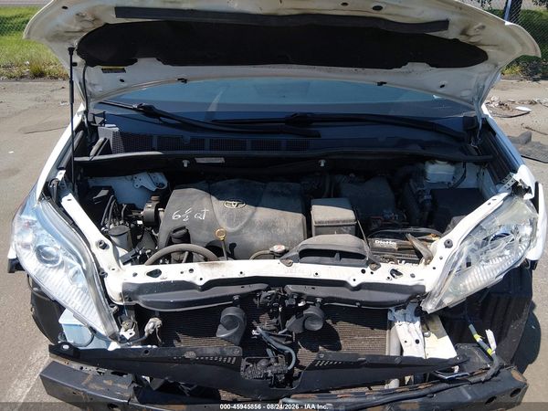 2019 TOYOTA SIENNA LE 8 PASSENGER — I10