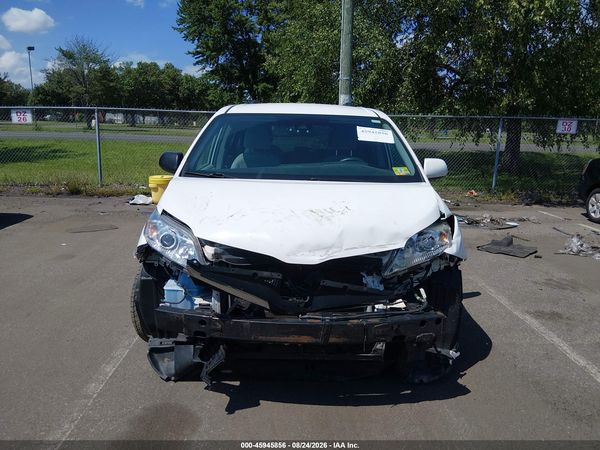 2019 TOYOTA SIENNA LE 8 PASSENGER — I115