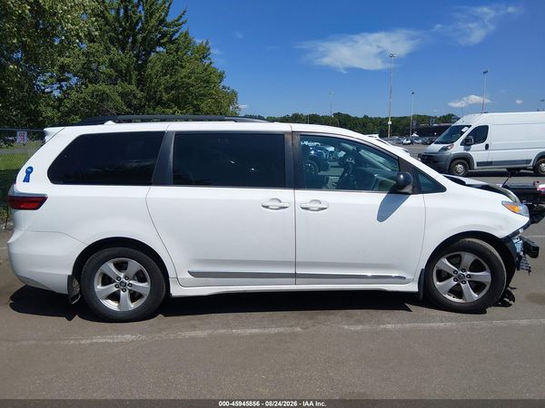 2019 TOYOTA SIENNA LE 8 PASSENGER — I116