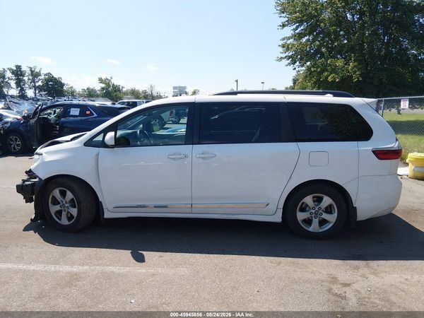 2019 TOYOTA SIENNA LE 8 PASSENGER — I117