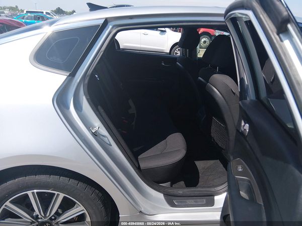 2019 KIA OPTIMA LX — I8
