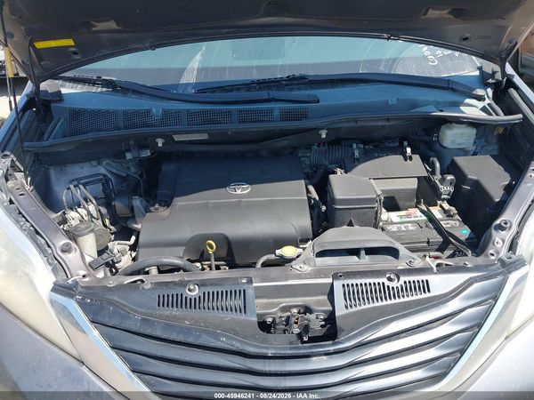 2014 TOYOTA SIENNA LE V6 8 PASSENGER