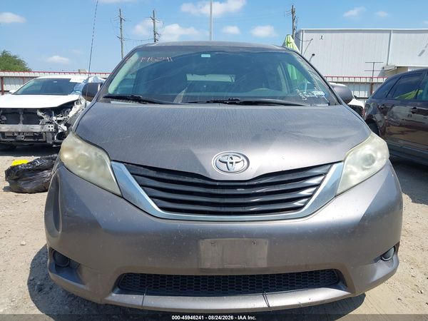 2014 TOYOTA SIENNA LE V6 8 PASSENGER