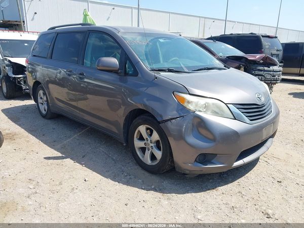 2014 TOYOTA SIENNA LE V6 8 PASSENGER