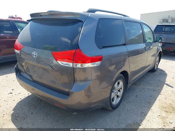 2014 TOYOTA SIENNA LE V6 8 PASSENGER