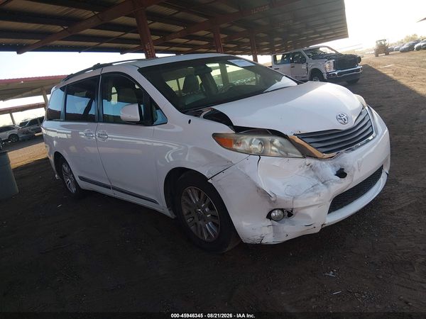 2012 TOYOTA SIENNA XLE V6 8 PASSENGER — I1