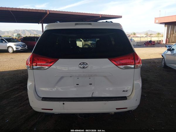2012 TOYOTA SIENNA XLE V6 8 PASSENGER — I119