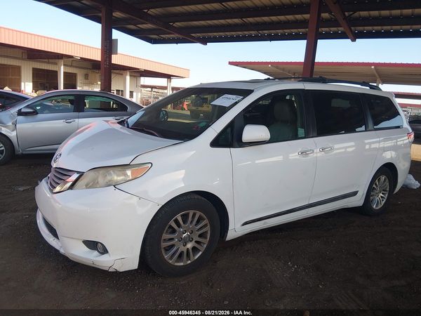 2012 TOYOTA SIENNA XLE V6 8 PASSENGER — I156