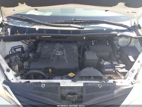 2013 TOYOTA SIENNA LE V6 8 PASSENGER