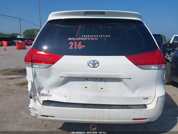 2013 TOYOTA SIENNA LE V6 8 PASSENGER