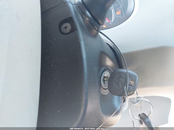 2013 TOYOTA SIENNA LE V6 8 PASSENGER
