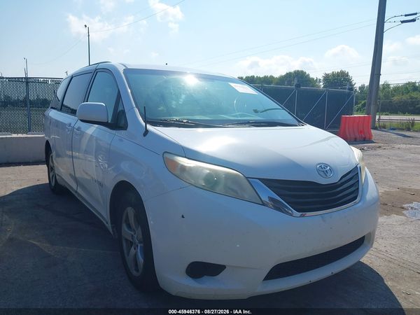 2013 TOYOTA SIENNA LE V6 8 PASSENGER