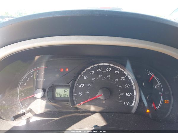 2013 TOYOTA SIENNA LE V6 8 PASSENGER