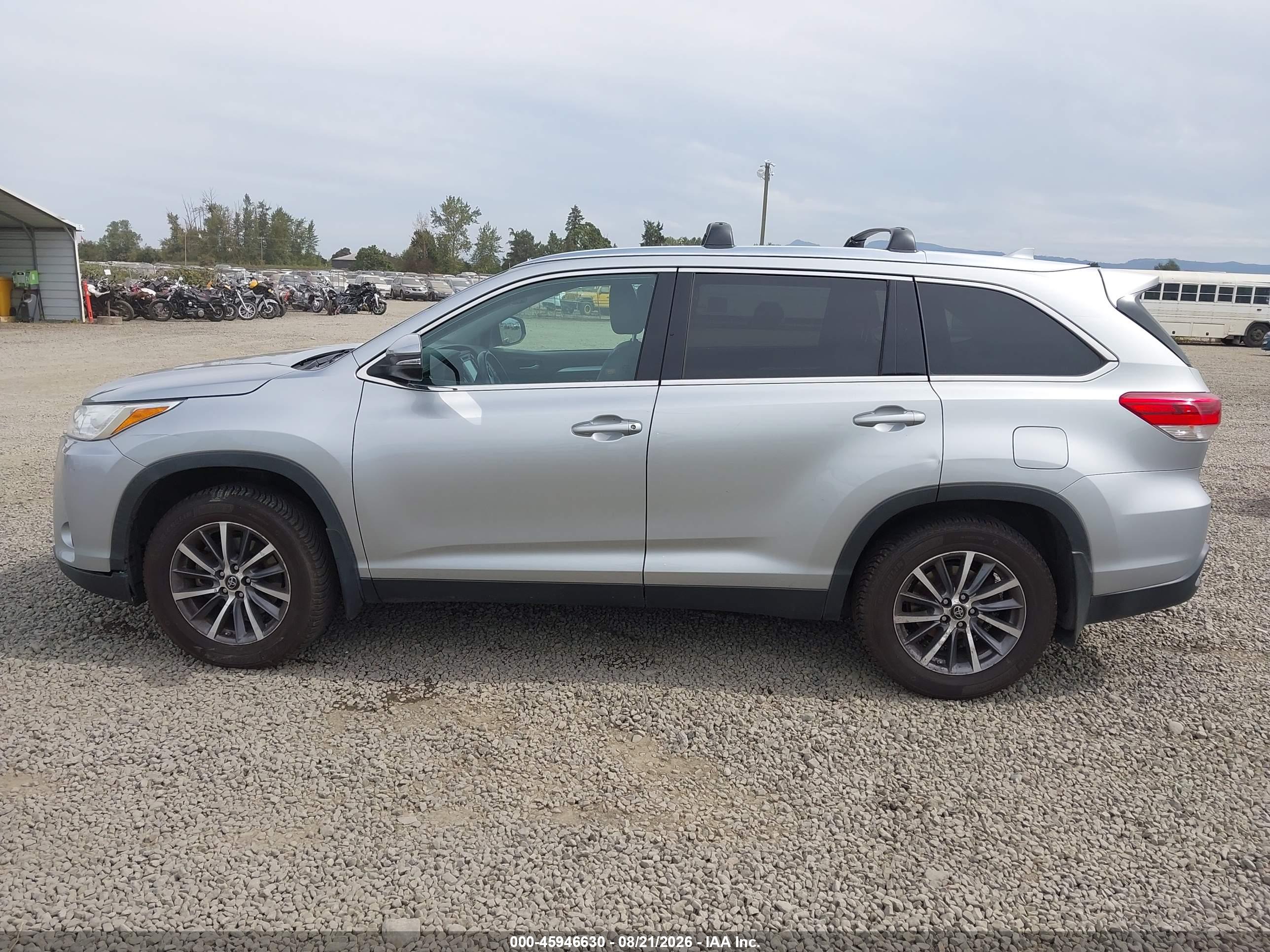 2019 TOYOTA HIGHLANDER XLE
