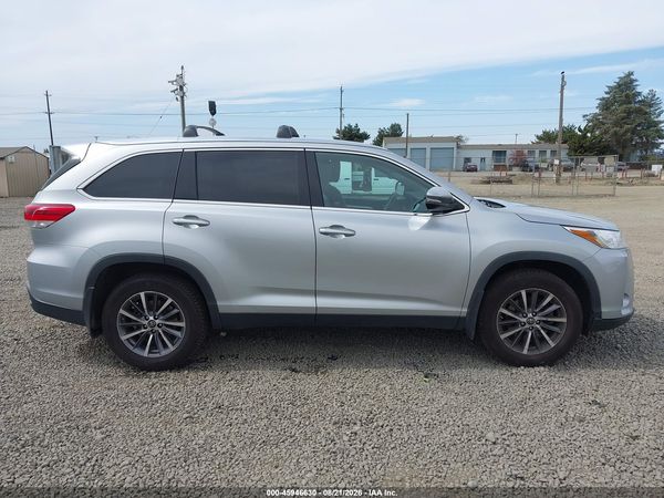 2019 TOYOTA HIGHLANDER XLE