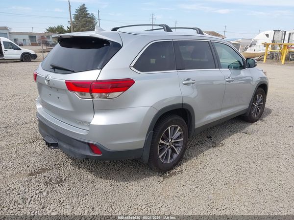2019 TOYOTA HIGHLANDER XLE