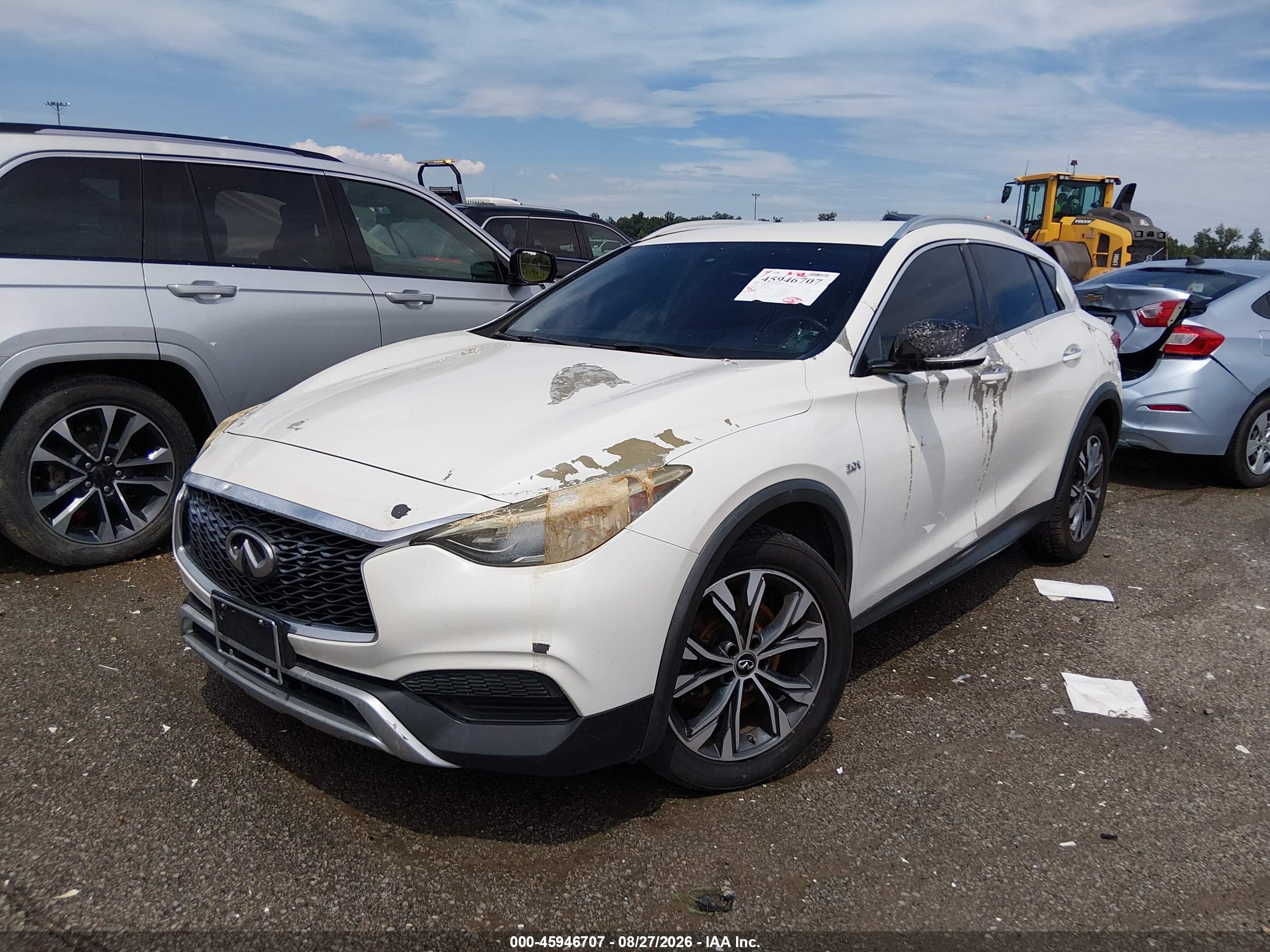 2018 INFINITI QX30 LUXURY — I2