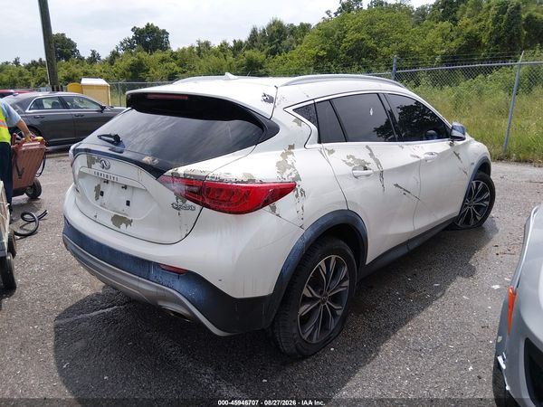 2018 INFINITI QX30 LUXURY — I4