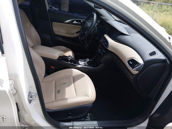 2018 INFINITI QX30 LUXURY — I5