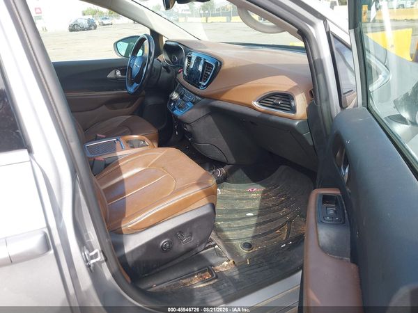 2017 CHRYSLER PACIFICA LIMITED — I5