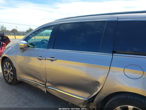 2017 CHRYSLER PACIFICA LIMITED — I117