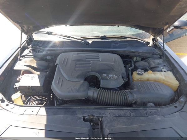2016 DODGE CHALLENGER SXT — I10