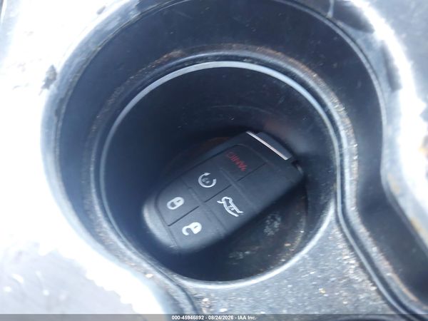 2016 DODGE CHALLENGER SXT — I11