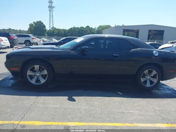 2016 DODGE CHALLENGER SXT — I117