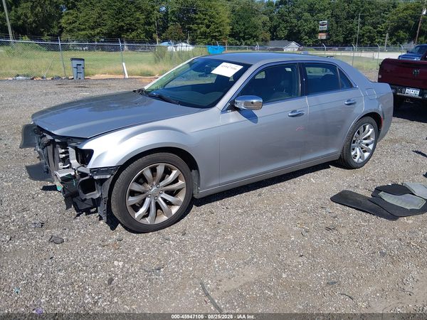 2018 CHRYSLER 300 — I2