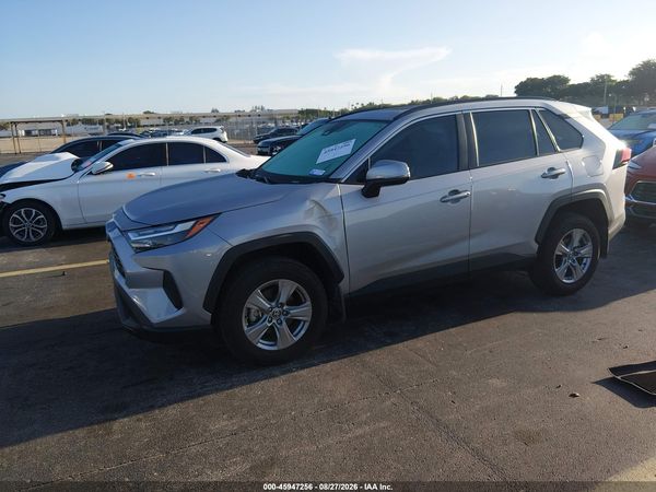2025 TOYOTA RAV4 XLE — I2
