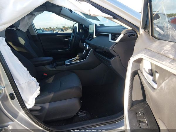 2025 TOYOTA RAV4 XLE — I5