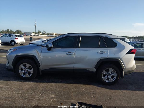 2025 TOYOTA RAV4 XLE — I117