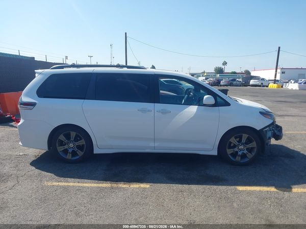 2016 TOYOTA SIENNA SE PREMIUM 8 PASSENGER