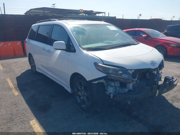 2016 TOYOTA SIENNA SE PREMIUM 8 PASSENGER