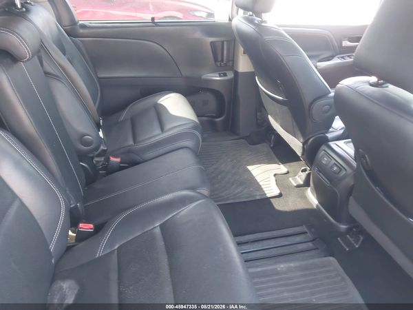 2016 TOYOTA SIENNA SE PREMIUM 8 PASSENGER