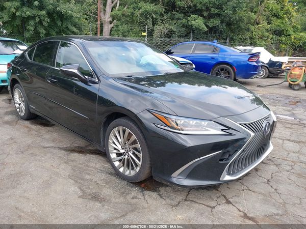 2019 LEXUS ES 300H LUXURY — I1