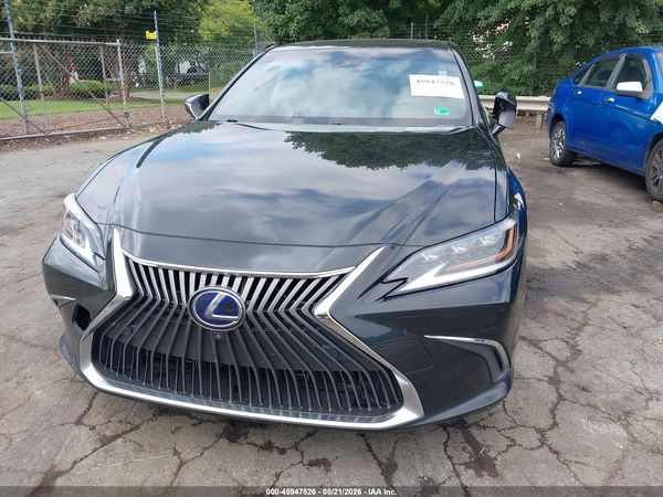 2019 LEXUS ES 300H LUXURY — I115